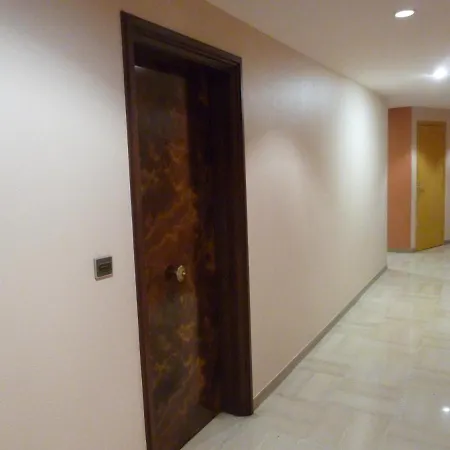 Nice-miramar And Parking * 尼斯